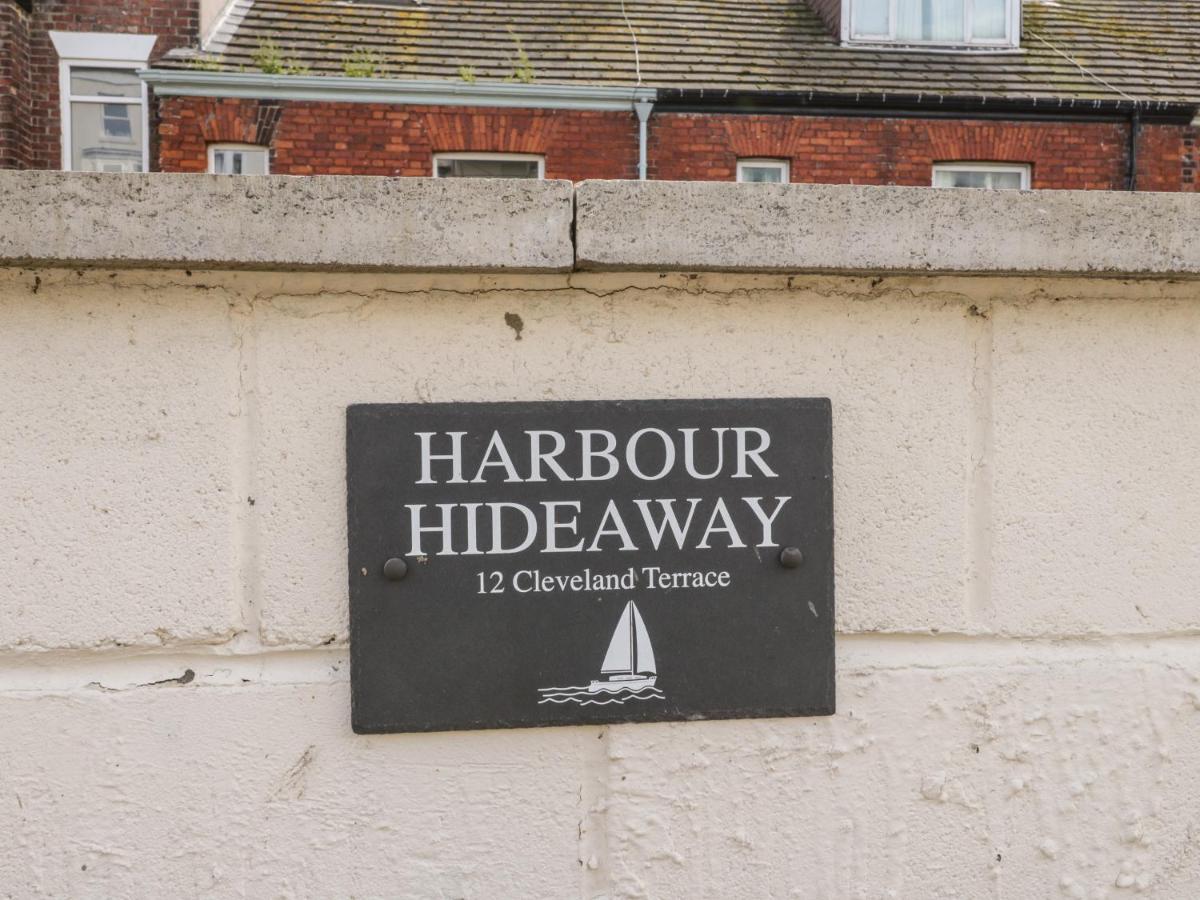 Вилла Harbour Hideaway Уитби Экстерьер фото